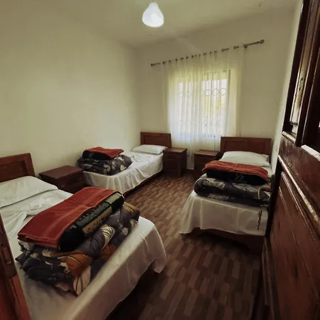Lola Guest house *
