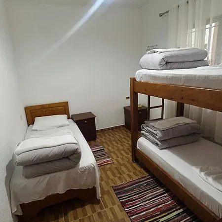 Guest house Lola Valbone