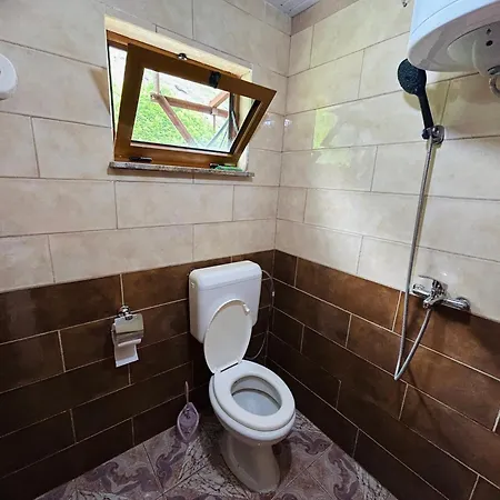 Lola Konukevi Valbone